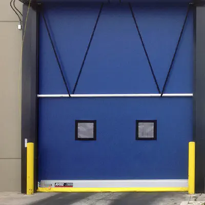 Fast-Seal high-speed fabric door